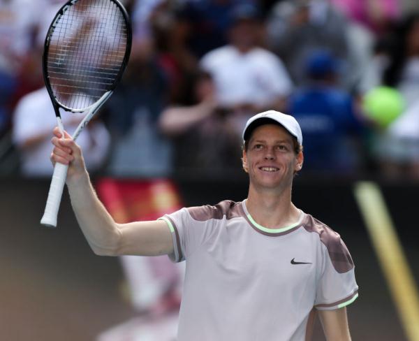 辛纳爆冷淘汰焦科维奇 首进澳网决赛 辛纳爆冷淘汰焦科维奇 首进澳网决赛