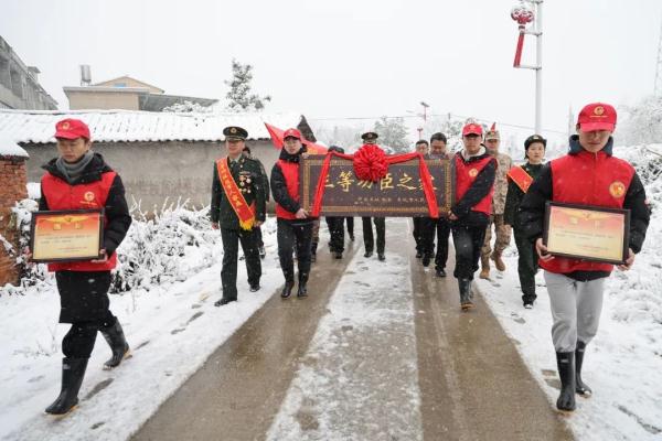 双军人夫妻,同立三等功! 双军人夫妻,同立三等功!