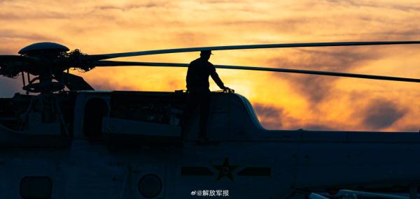 超震撼！舰载直升机大片上新