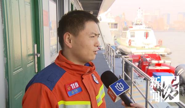 事发上海外滩!男孩突然坠入黄浦江,消防员回忆:从接警到抵达只用了2分钟 事发上海外滩!男孩突然坠入黄浦江,消防员回忆:从接警到抵达只用了2分钟