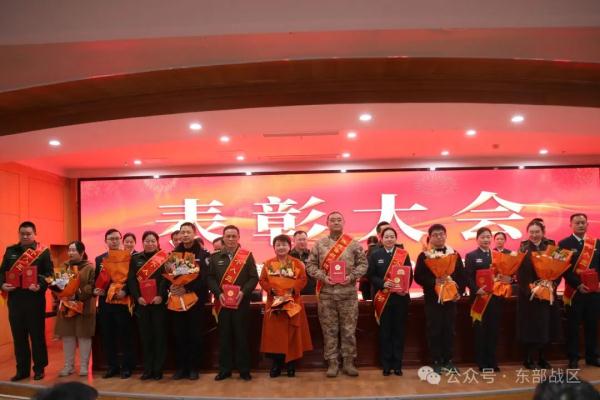 这个女文职，荣立二等功！