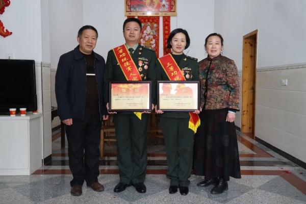 双军人夫妻,同立三等功! 双军人夫妻,同立三等功!