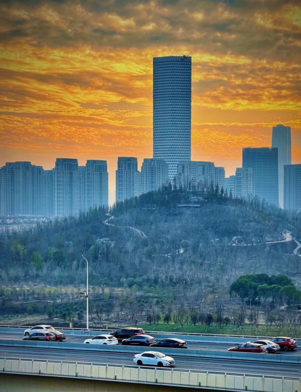 上海市中心最惊艳的瀑布山景，重磅官宣！一生要强的上海人又发力了