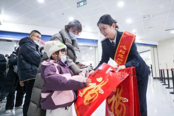 实拍!大连春运首日 实拍!大连春运首日