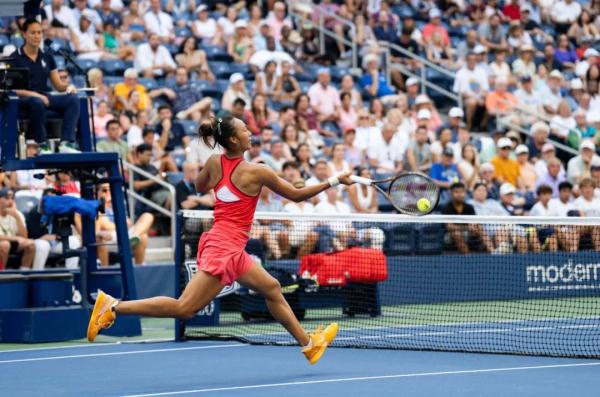 湖北姑娘郑钦文今天澳网争冠!12岁照片罕见曝光 湖北姑娘郑钦文今天澳网争冠!12岁照片罕见曝光