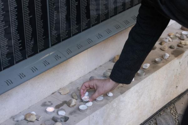 匈牙利:纪念二战大屠杀遇难者 匈牙利:纪念二战大屠杀遇难者