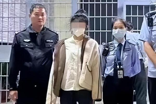 冒用、伪造证件乘机，这5人被三亚警方行政拘留