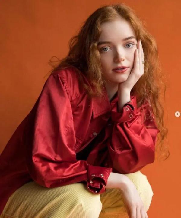 25岁女演员吃饼干后身亡，警惕！发现“苗头”及时就诊