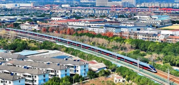 “陆地航母”震撼竞发！40天4.8亿人次，一起踏上回家路