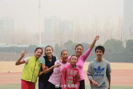 照片曝光！12岁郑钦文看李娜澳网夺冠电视直播