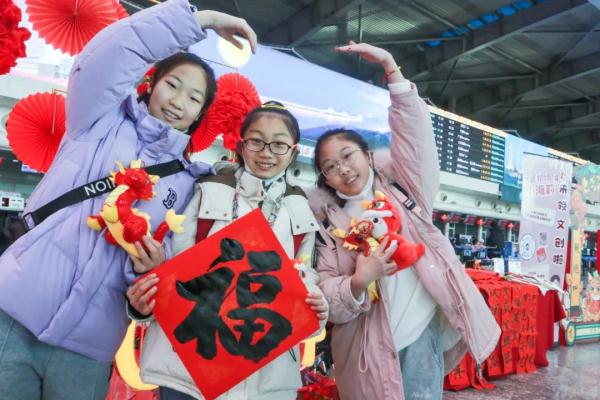 实拍!大连春运首日 实拍!大连春运首日