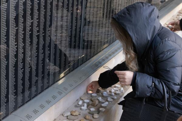 匈牙利:纪念二战大屠杀遇难者 匈牙利:纪念二战大屠杀遇难者