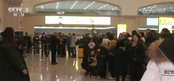 新数据、新设备、新线路、新年俗、新趋势 活力中国“新新”向荣
