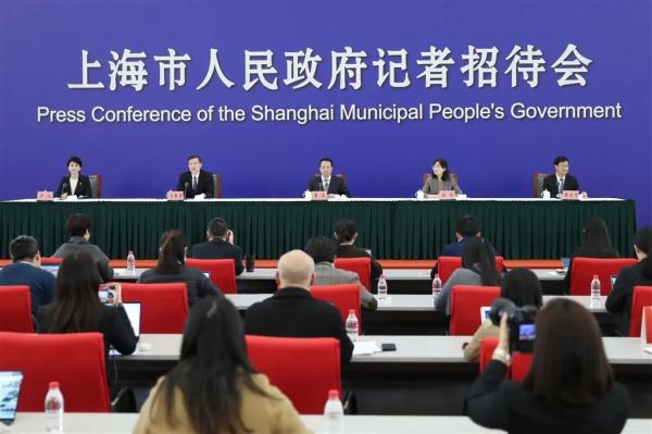 上海市中心最惊艳的瀑布山景，重磅官宣！一生要强的上海人又发力了