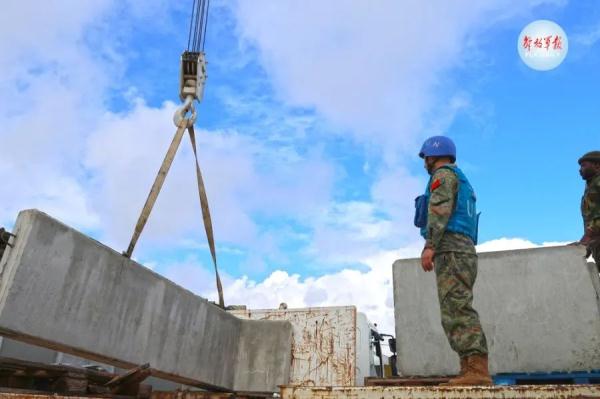 “中国蓝盔”再获好评! “中国蓝盔”再获好评!