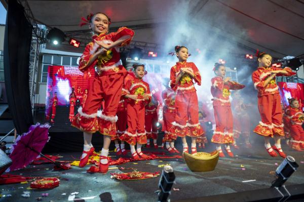 马来西亚柔佛州举办活动迎新春