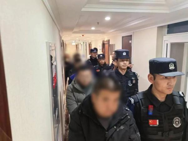 抓获20人！兰州警方捣毁2处赌博窝点