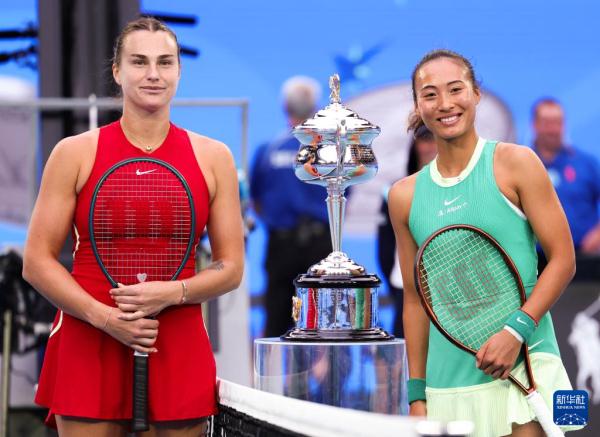 21岁郑钦文首夺澳网亚军,回顾创造历史全过程 21岁郑钦文首夺澳网亚军,回顾创造历史全过程