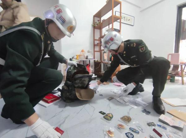 退伍后竟干这个?抓! 退伍后竟干这个?抓!