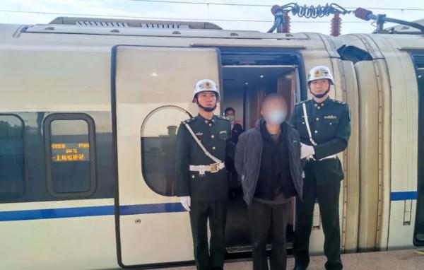 退伍后竟干这个?抓! 退伍后竟干这个?抓!