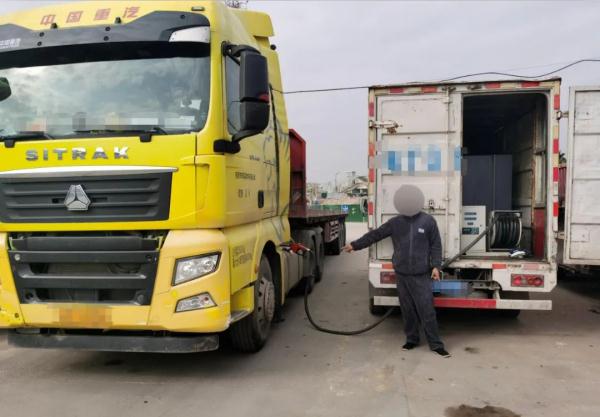 1.16吨“加油宝”在路上“转悠”,抓! 1.16吨“加油宝”在路上“转悠”,抓!