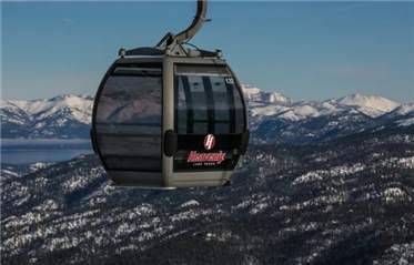 美国滑雪客困在缆车上15小时 熬过一夜才获救 美国滑雪客困在缆车上15小时 熬过一夜才获救