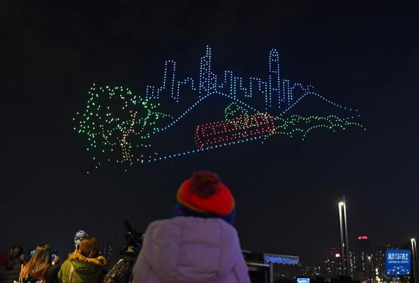 香港举办无人机灯光秀 香港举办无人机灯光秀