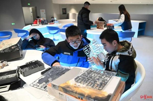 成都科幻馆正式开放 首日5000人预约逛馆