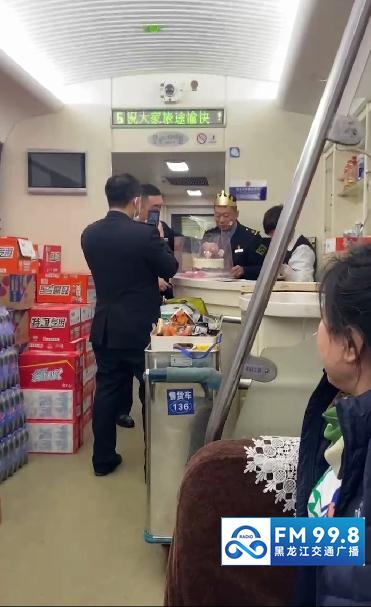 泪奔!在火车上,他们唱起了歌…… 泪奔!在火车上,他们唱起了歌……