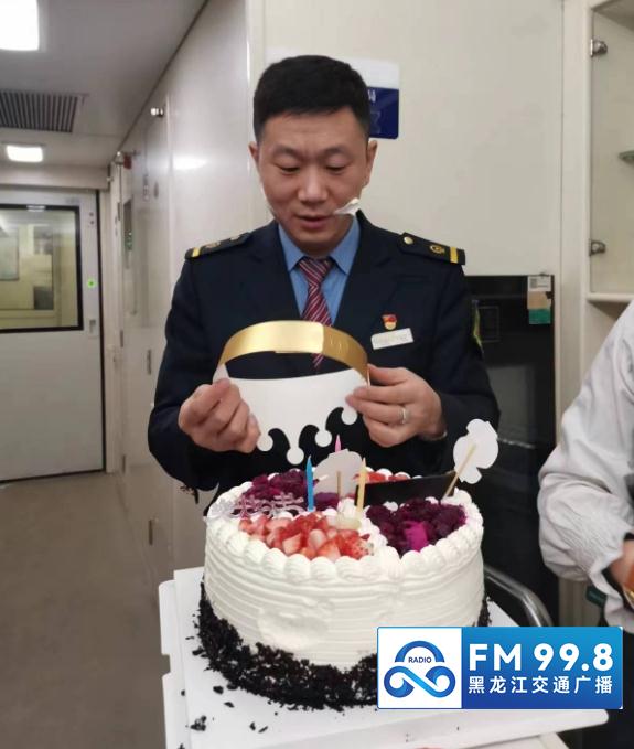 泪奔!在火车上,他们唱起了歌…… 泪奔!在火车上,他们唱起了歌……