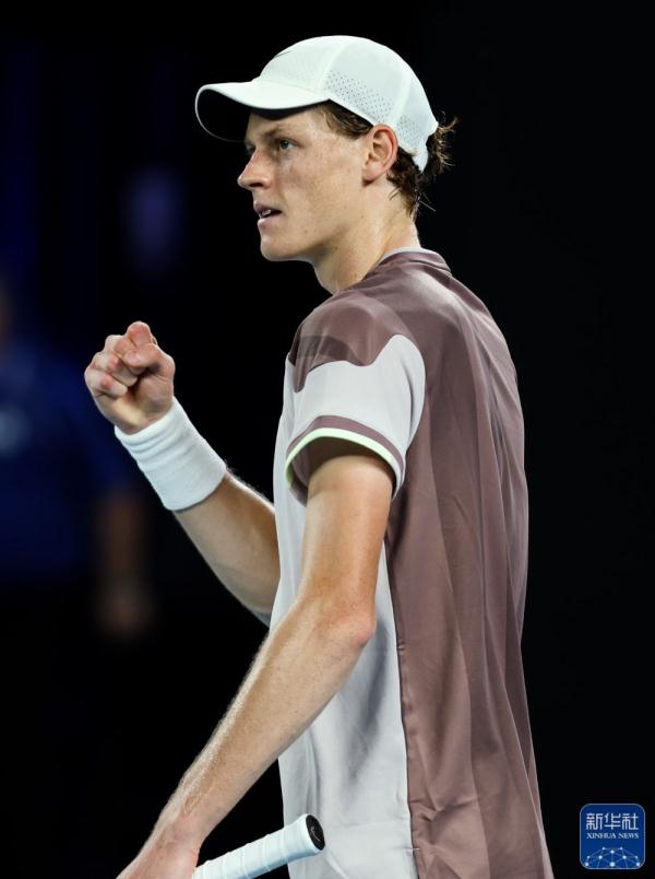 网球丨澳网男单决赛:辛纳夺冠 网球丨澳网男单决赛:辛纳夺冠
