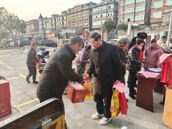 羡慕!浙江这个村年赚5570万,豪气给村民分红! 羡慕!浙江这个村年赚5570万,豪气给村民分红!