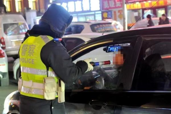 无证+醉驾！“醉”上加罪！