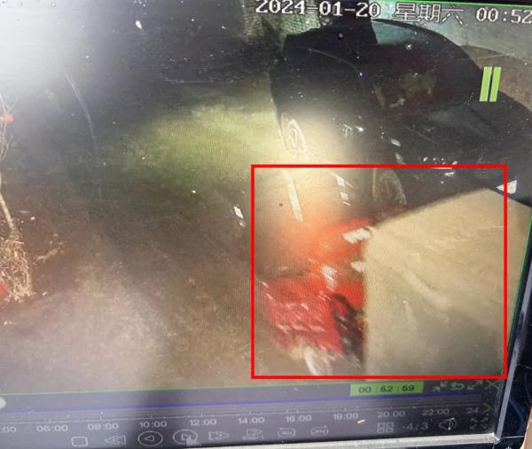 好家伙，翻墙入院偷，结果更雷人