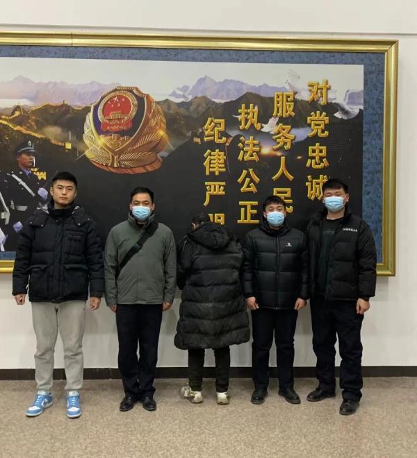 好家伙，翻墙入院偷，结果更雷人