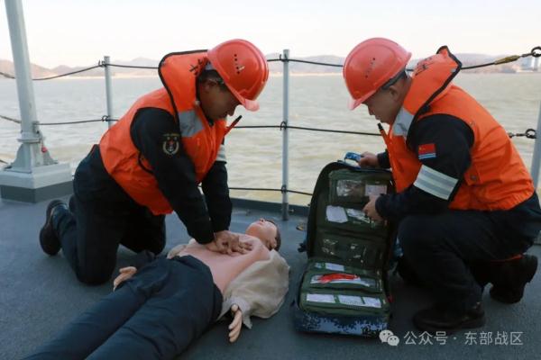 登陆舰编队，出击！