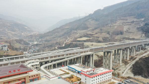 新华全媒+丨川青铁路带火新“高原三宝” 新华全媒+丨川青铁路带火新“高原三宝”