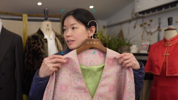 销售火爆!今年拜年服流行这种风格,有裁缝店排单到年后 销售火爆!今年拜年服流行这种风格,有裁缝店排单到年后