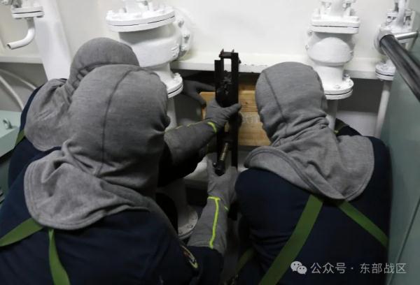 登陆舰编队，出击！