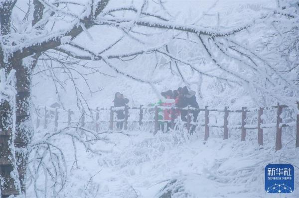 贵州六盘水:雪后宛如水墨画 贵州六盘水:雪后宛如水墨画