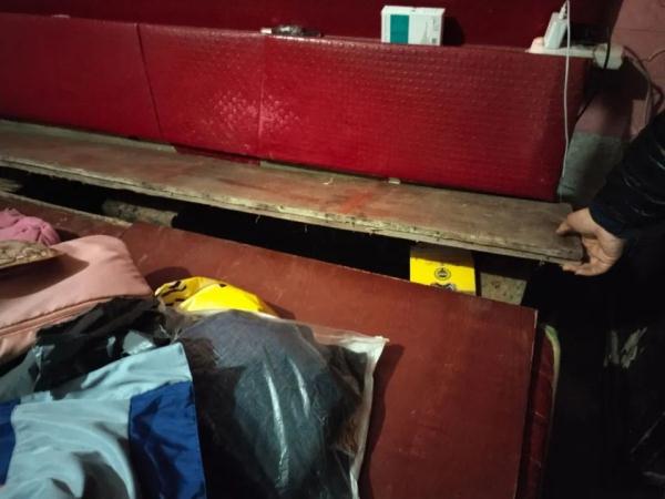 网红“巨人小莫”去世后:粉丝增长上万,亲人被谩骂,还有人闯进家里直播 网红“巨人小莫”去世后:粉丝增长上万,亲人被谩骂,还有人闯进家里直播