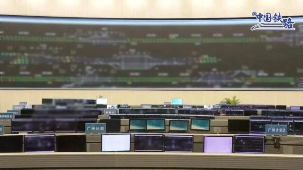 震撼同框！网友：这就是中国高铁！