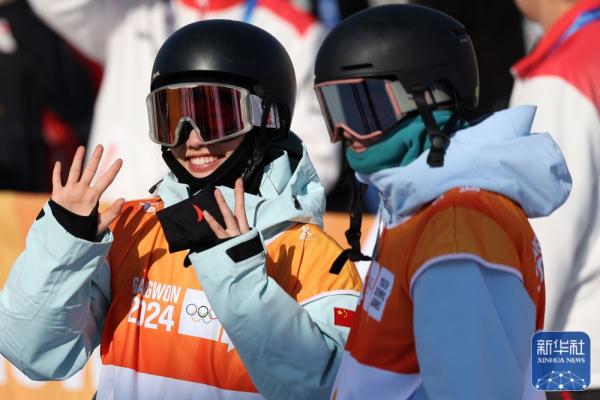 冬青奥会｜刘奕杉、陈紫菡分获自由式滑雪女子U型场地技巧冠亚军
