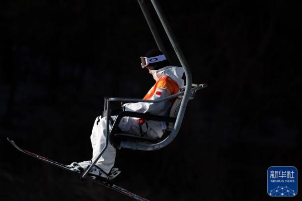 冬青奥会｜刘奕杉、陈紫菡分获自由式滑雪女子U型场地技巧冠亚军