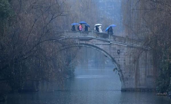 杭州人挺住啊!今夜起大雨、雷雨要来,此外...... 杭州人挺住啊!今夜起大雨、雷雨要来,此外......