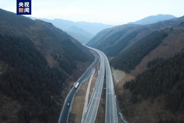 木寨岭隧道历经八年建设贯通 G75兰海高速全线通车 木寨岭隧道历经八年建设贯通 G75兰海高速全线通车