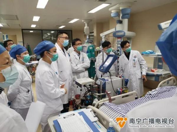 共输血3.72万毫升，相当于93人的献血量！南宁一产妇被成功救回……