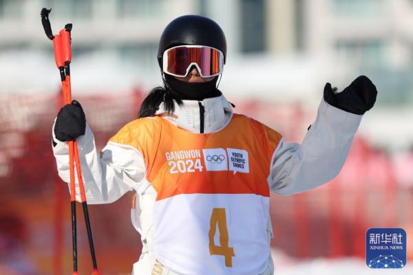 冬青奥会｜刘奕杉、陈紫菡分获自由式滑雪女子U型场地技巧冠亚军