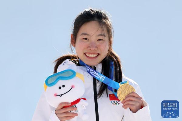 冬青奥会｜刘奕杉、陈紫菡分获自由式滑雪女子U型场地技巧冠亚军