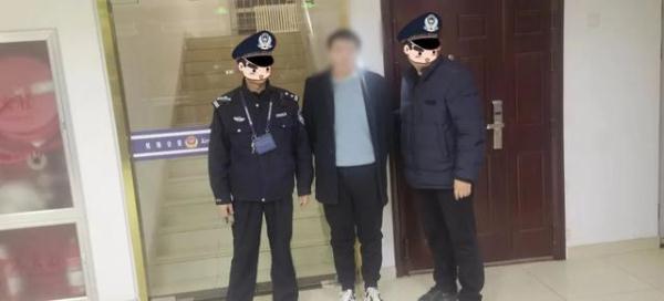 组织他人偷越国境!“蛇头”袁某被逮捕! 组织他人偷越国境!“蛇头”袁某被逮捕!